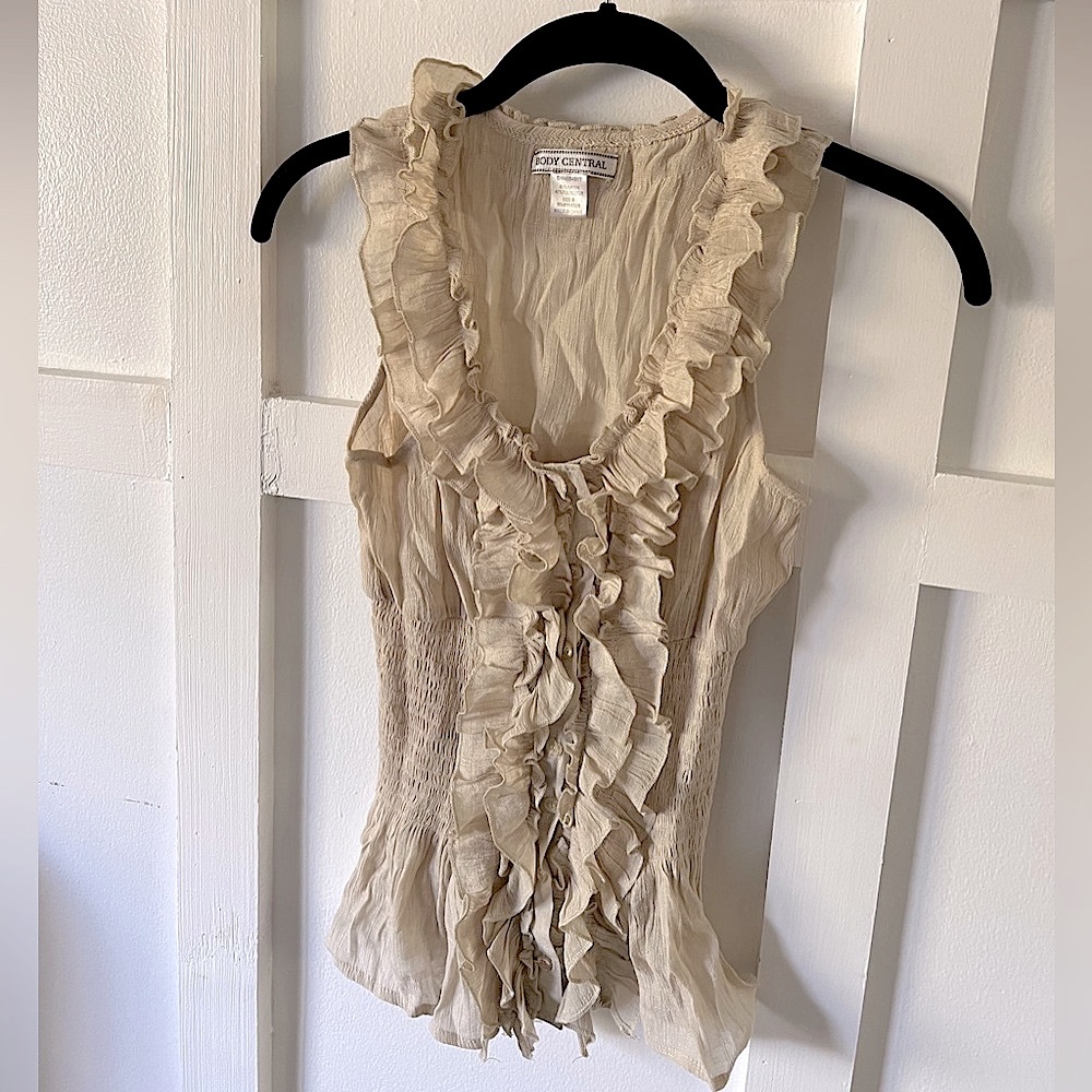 Body Central ruffle + smocked beige blouse sleeveless women’s small dress top
